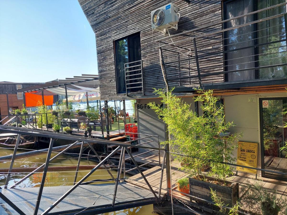 B&B Botel Charlie Belgrad Exteriör bild