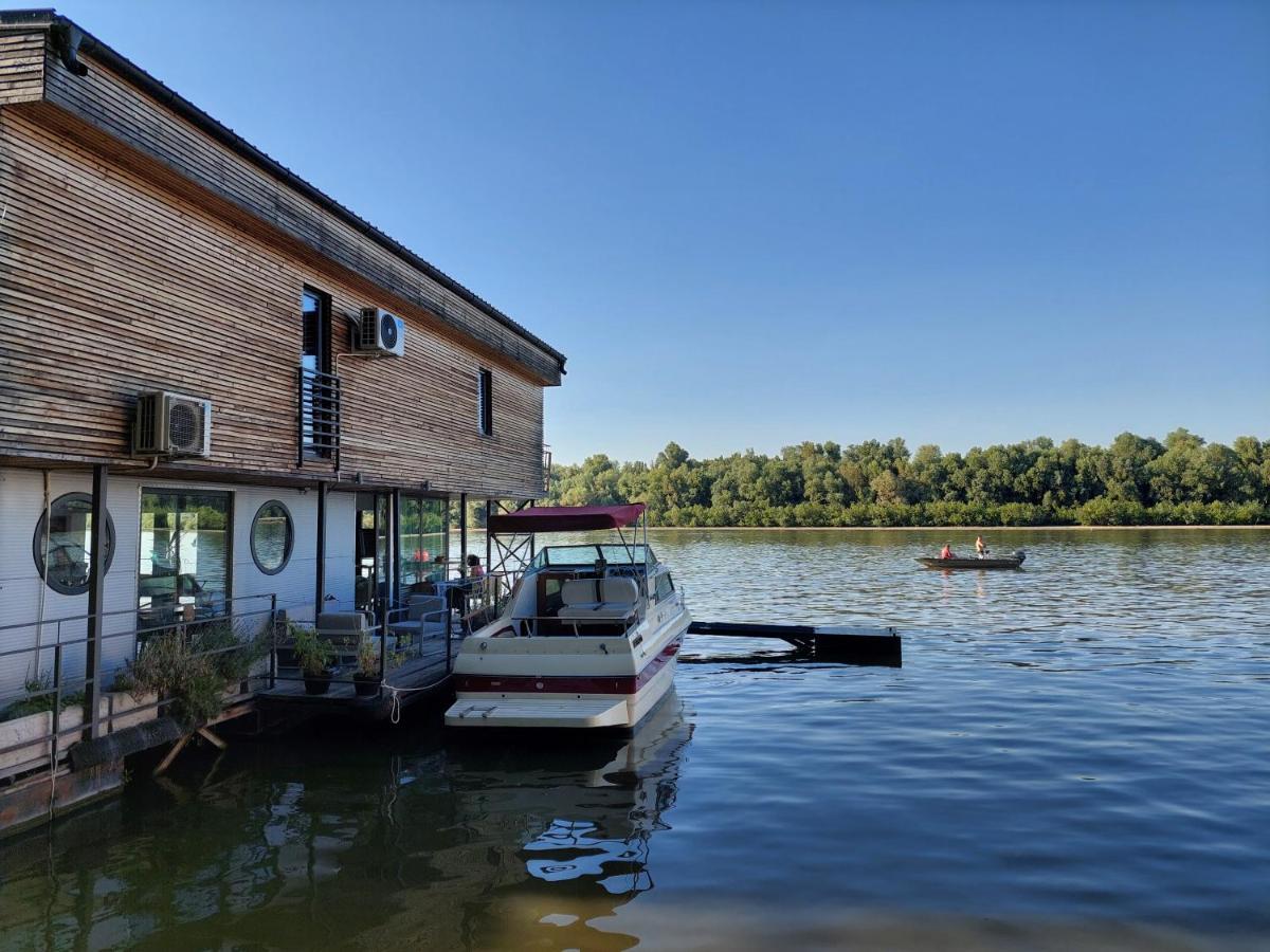 B&B Botel Charlie Belgrad Exteriör bild