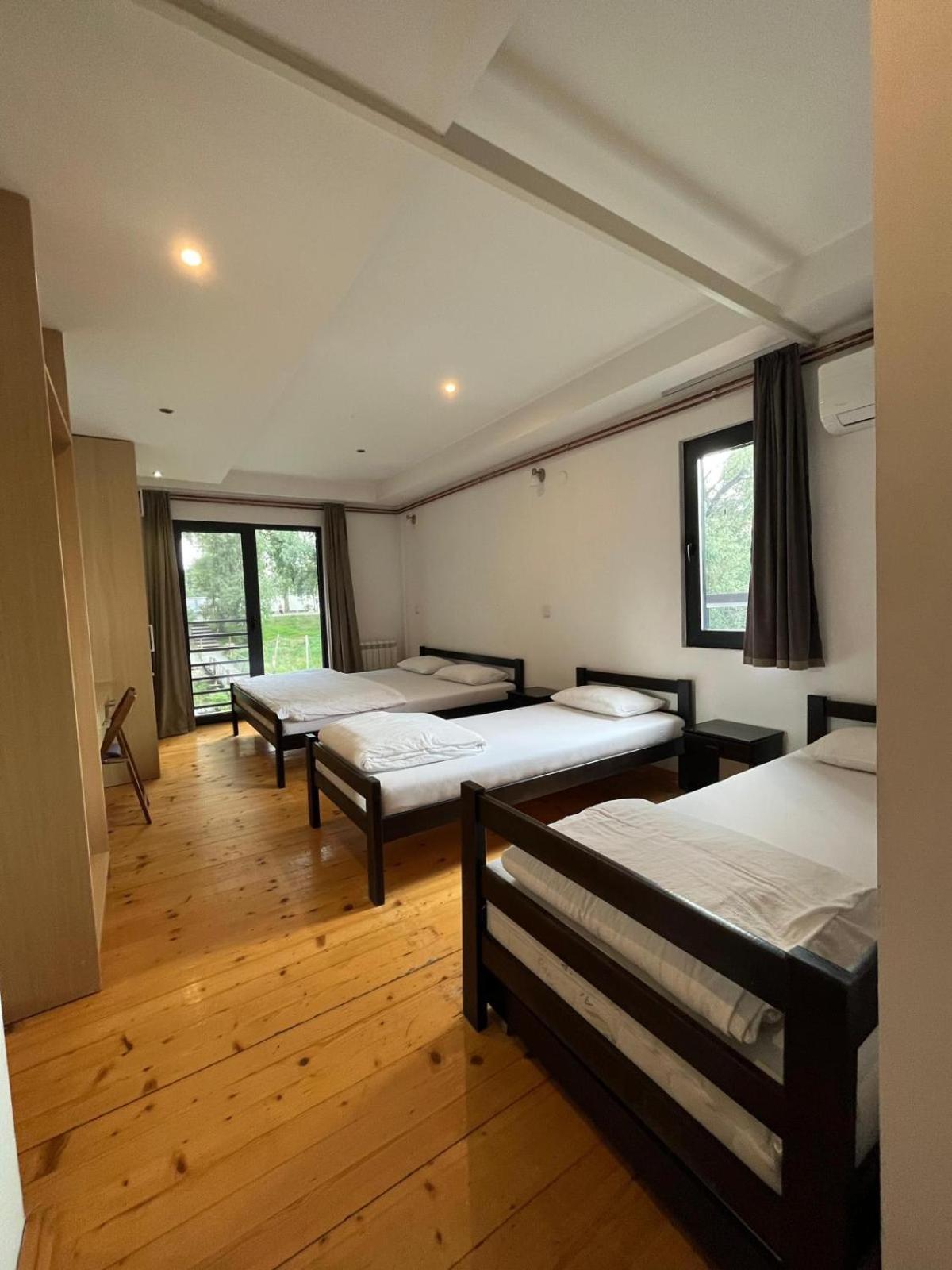 B&B Botel Charlie Belgrad Rum bild
